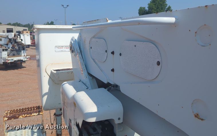 image for item NG9757 2010 International WorkStar 7500 bucket truck