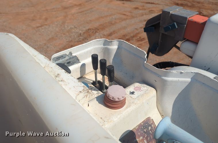 image for item NG9757 2010 International WorkStar 7500 bucket truck