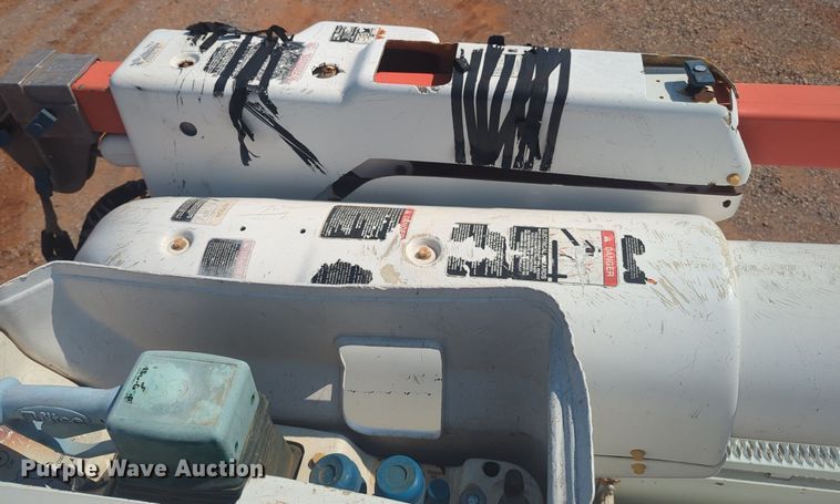 image for item NG9757 2010 International WorkStar 7500 bucket truck