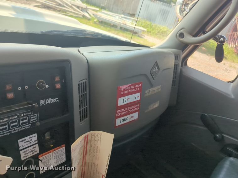 image for item NG9757 2010 International WorkStar 7500 bucket truck