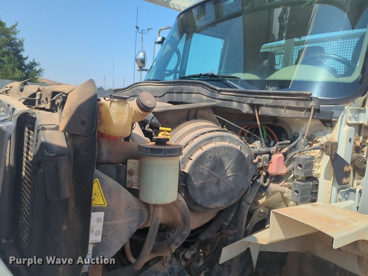 image for item NG9757 2010 International WorkStar 7500 bucket truck