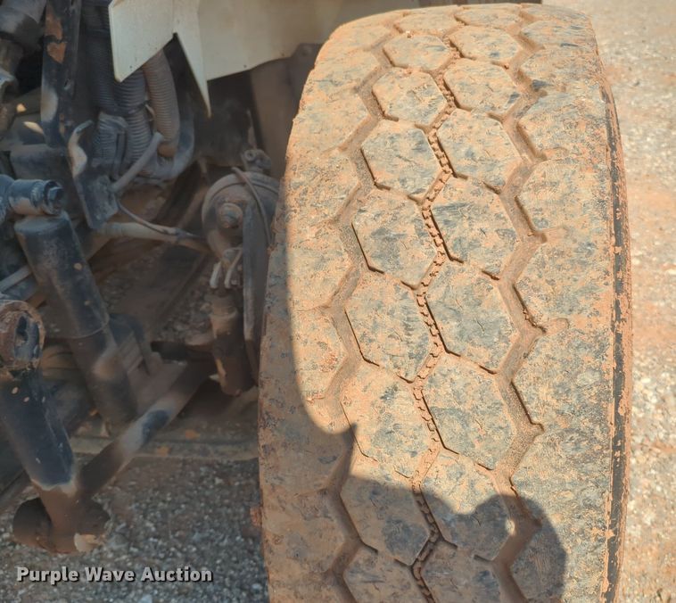 image for item NG9757 2010 International WorkStar 7500 bucket truck