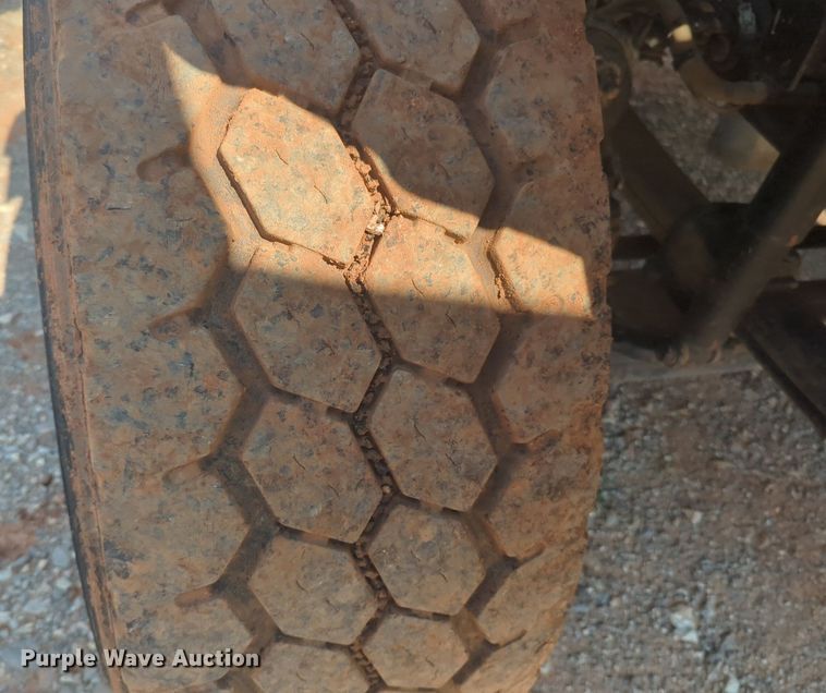 image for item NG9757 2010 International WorkStar 7500 bucket truck