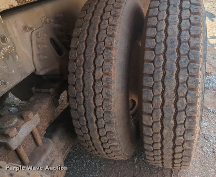 image for item NG9757 2010 International WorkStar 7500 bucket truck