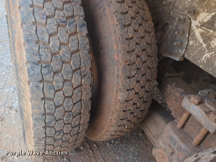 image for item NG9757 2010 International WorkStar 7500 bucket truck