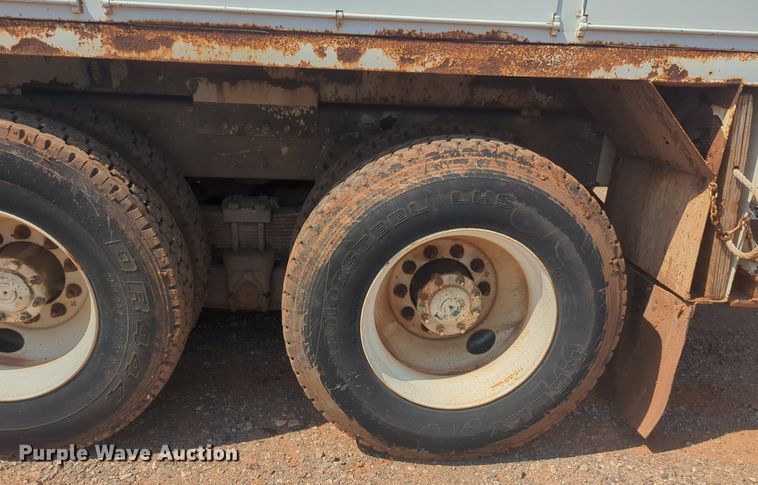 image for item NG9757 2010 International WorkStar 7500 bucket truck