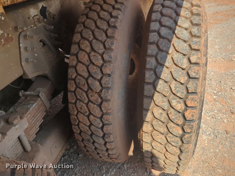 image for item NG9757 2010 International WorkStar 7500 bucket truck