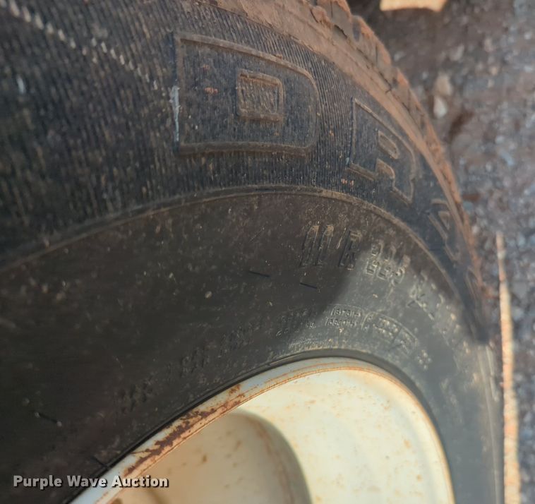 image for item NG9757 2010 International WorkStar 7500 bucket truck