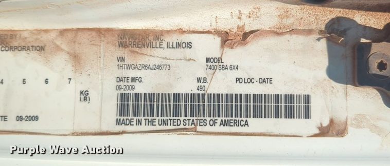 image for item NG9757 2010 International WorkStar 7500 bucket truck