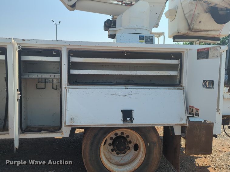 image for item NG9759 2012 International WorkStar 7300 bucket truck