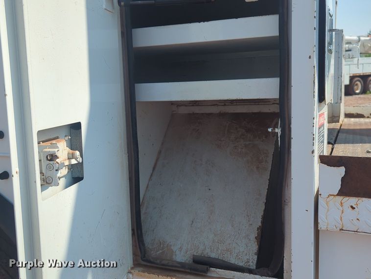 image for item NG9759 2012 International WorkStar 7300 bucket truck