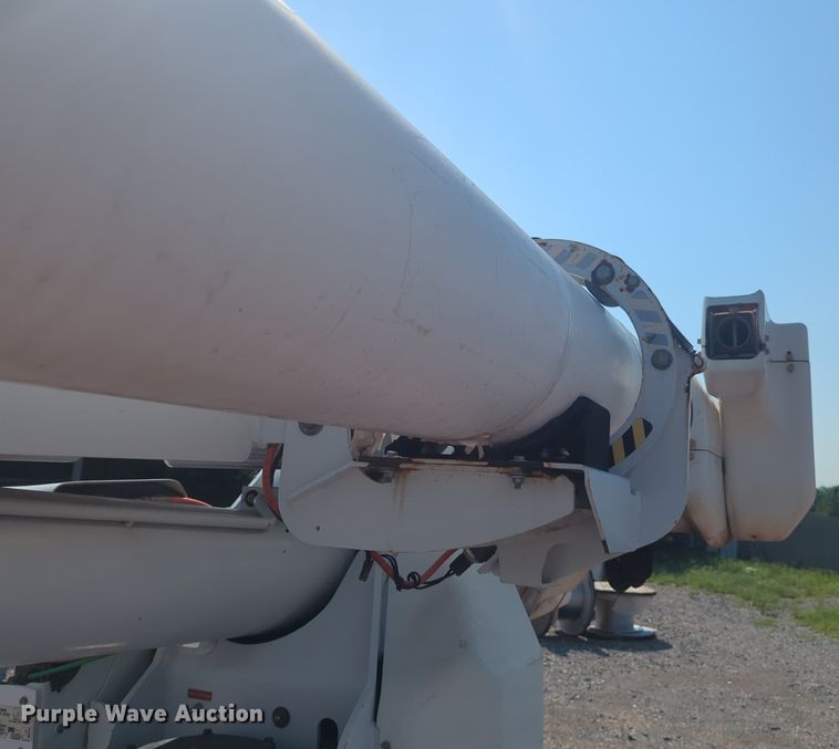 image for item NG9759 2012 International WorkStar 7300 bucket truck