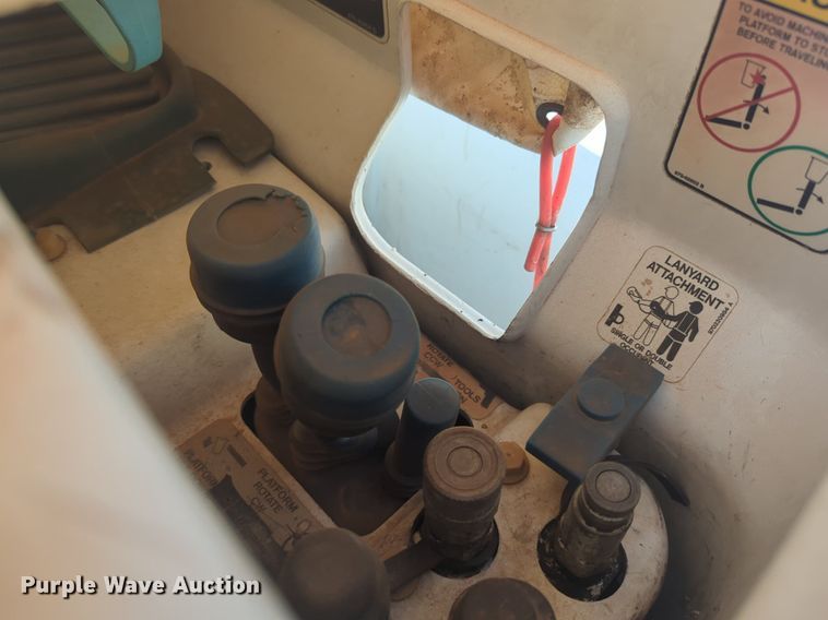 image for item NG9759 2012 International WorkStar 7300 bucket truck