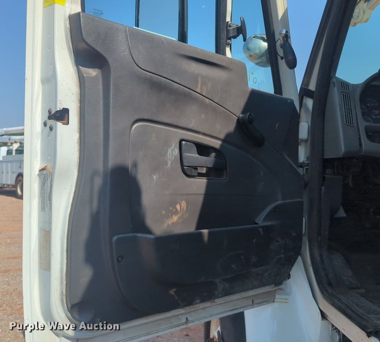 image for item NG9759 2012 International WorkStar 7300 bucket truck