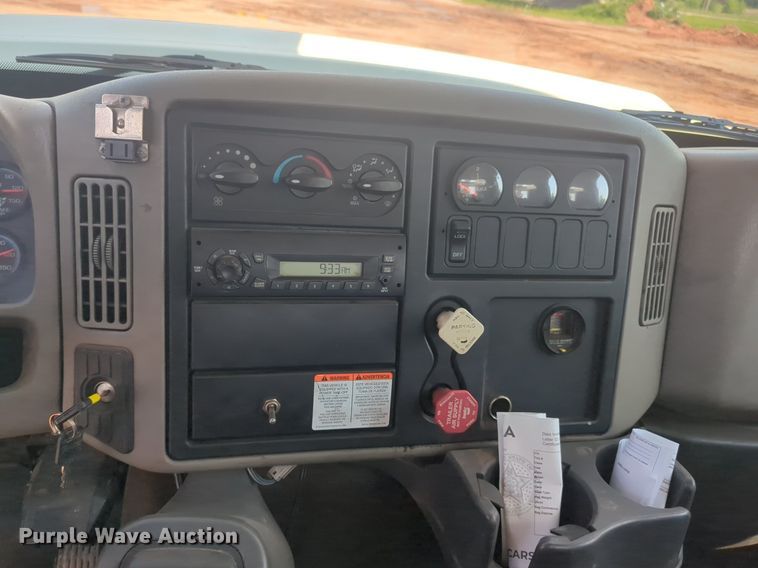 image for item NG9759 2012 International WorkStar 7300 bucket truck