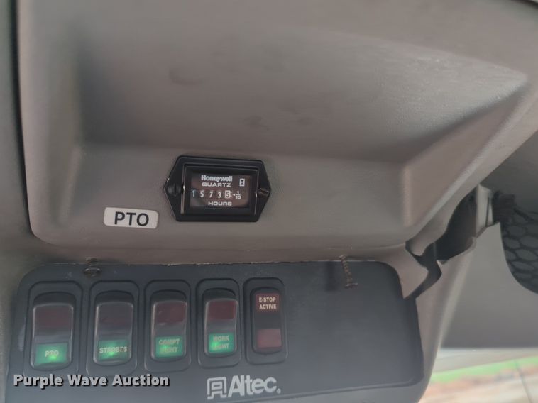 image for item NG9759 2012 International WorkStar 7300 bucket truck