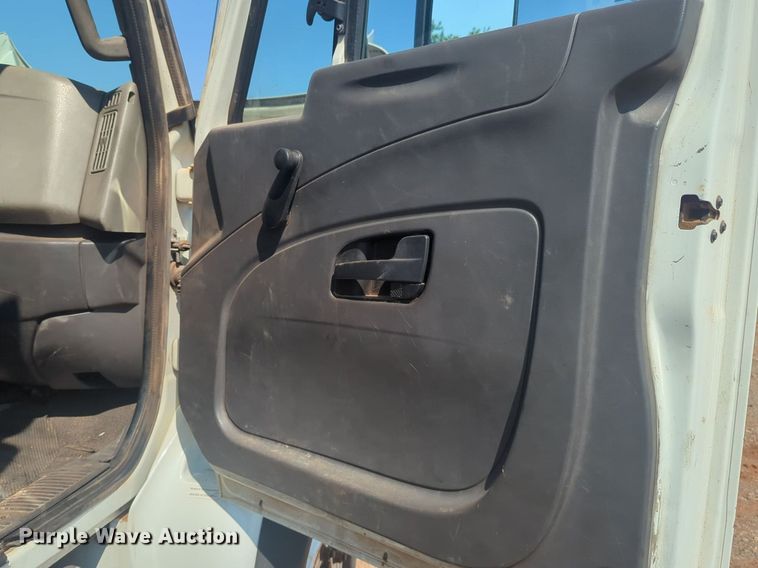 image for item NG9759 2012 International WorkStar 7300 bucket truck