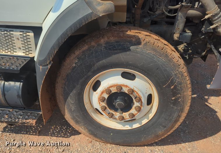 image for item NG9759 2012 International WorkStar 7300 bucket truck