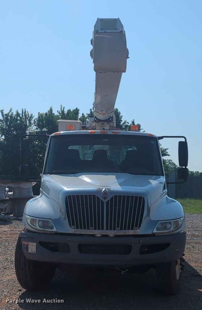 image for item NG9760 2012 International DuraStar 4300 bucket truck