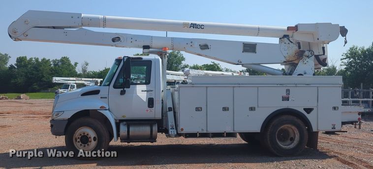 image for item NG9760 2012 International DuraStar 4300 bucket truck