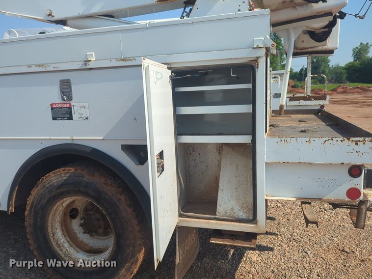 image for item NG9760 2012 International DuraStar 4300 bucket truck