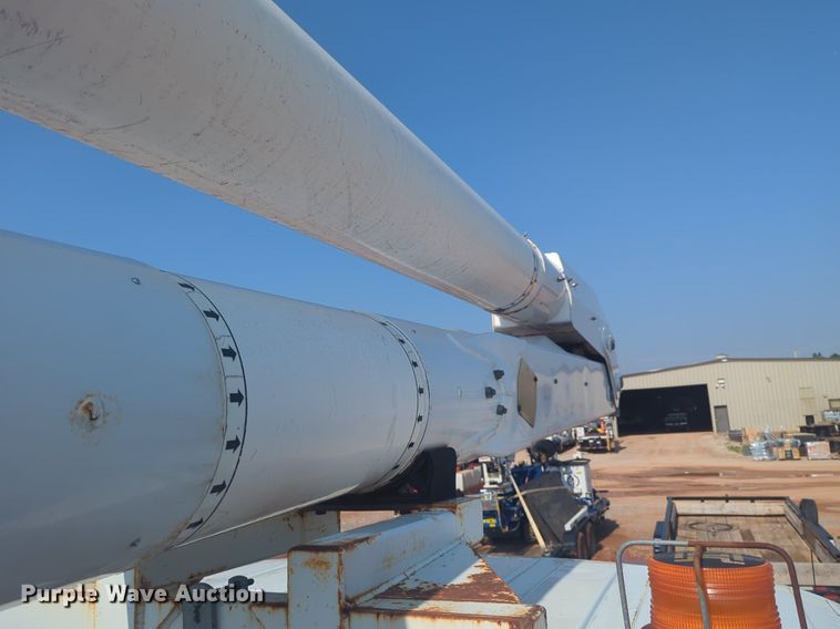 image for item NG9760 2012 International DuraStar 4300 bucket truck