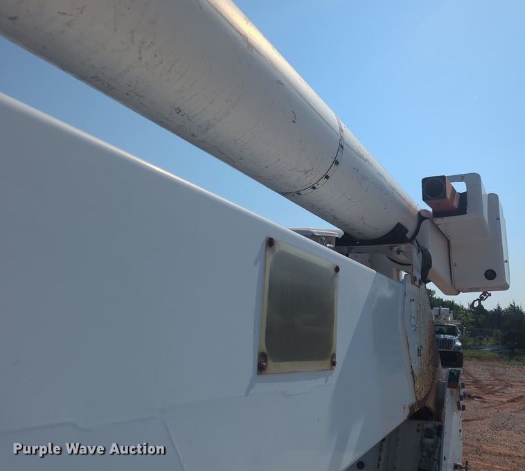 image for item NG9760 2012 International DuraStar 4300 bucket truck