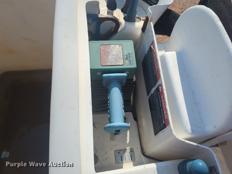 image for item NG9760 2012 International DuraStar 4300 bucket truck