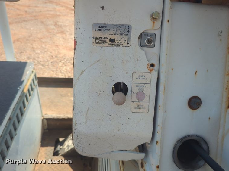 image for item NG9760 2012 International DuraStar 4300 bucket truck