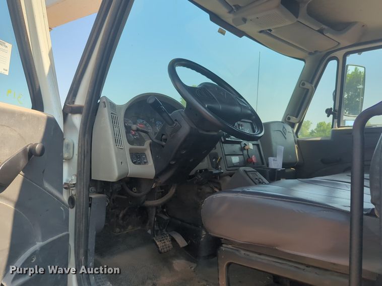 image for item NG9760 2012 International DuraStar 4300 bucket truck