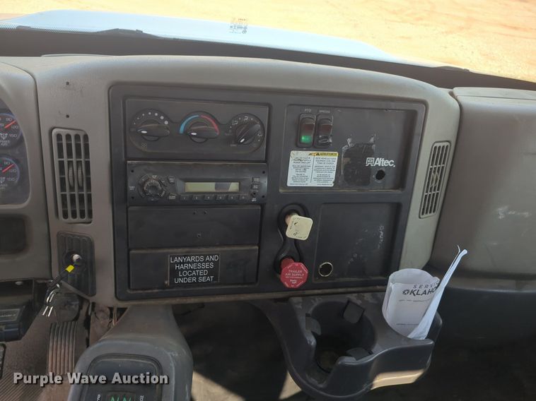 image for item NG9760 2012 International DuraStar 4300 bucket truck