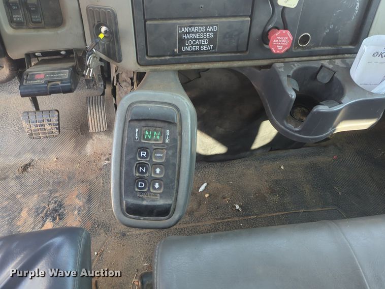 image for item NG9760 2012 International DuraStar 4300 bucket truck