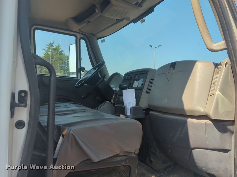 image for item NG9760 2012 International DuraStar 4300 bucket truck