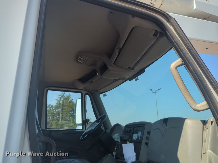 image for item NG9760 2012 International DuraStar 4300 bucket truck