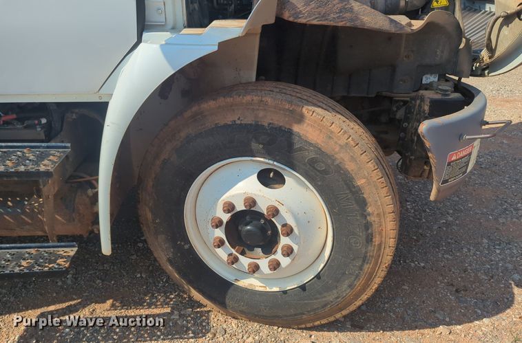 image for item NG9760 2012 International DuraStar 4300 bucket truck