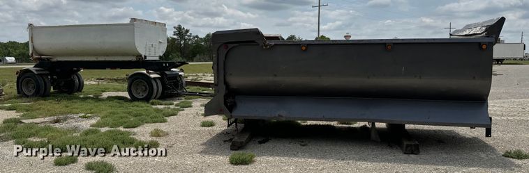 image for item NL9801 1992 Reliance  transfer trailer