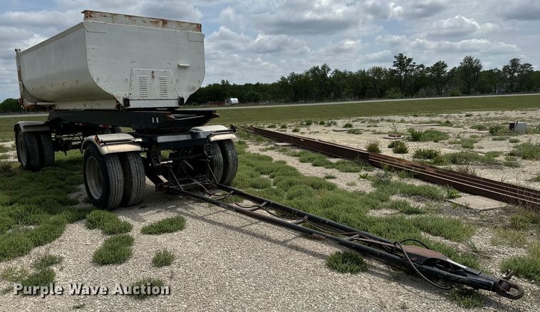 image for item NL9801 1992 Reliance  transfer trailer