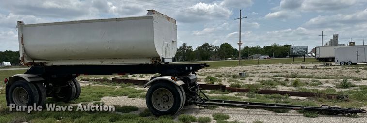 image for item NL9801 1992 Reliance  transfer trailer