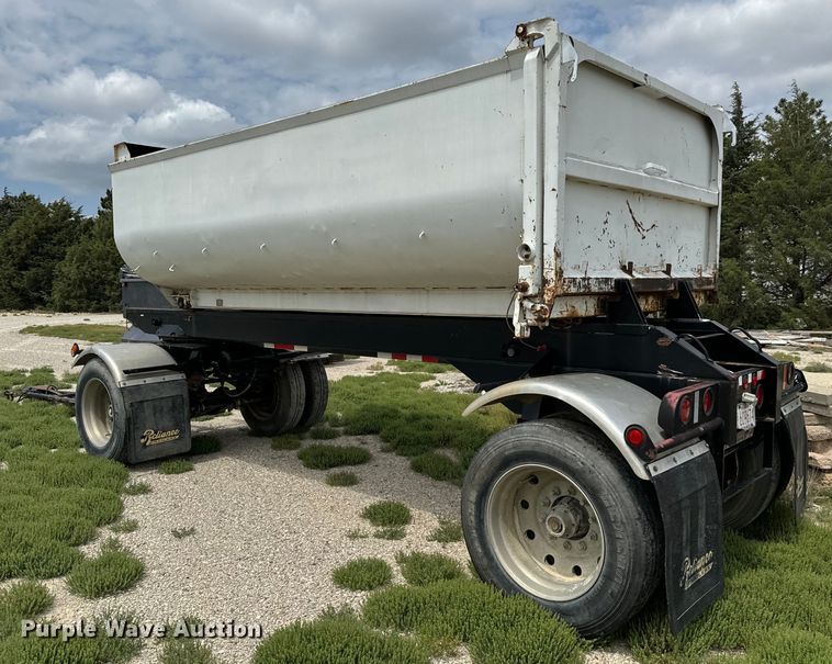 image for item NL9801 1992 Reliance  transfer trailer