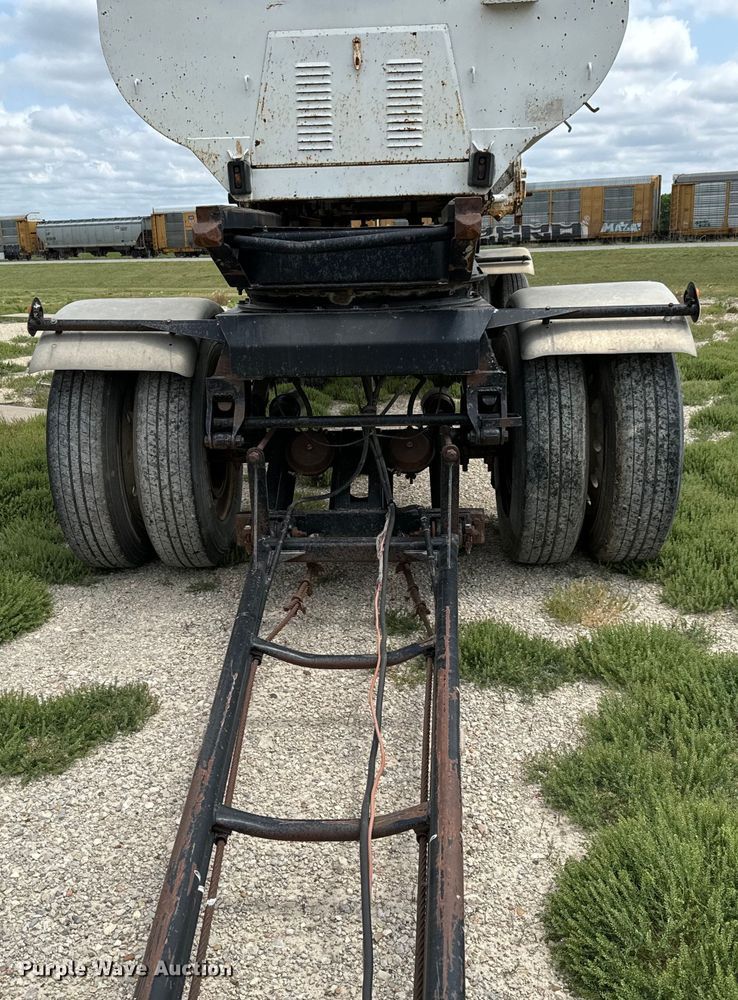 image for item NL9801 1992 Reliance  transfer trailer