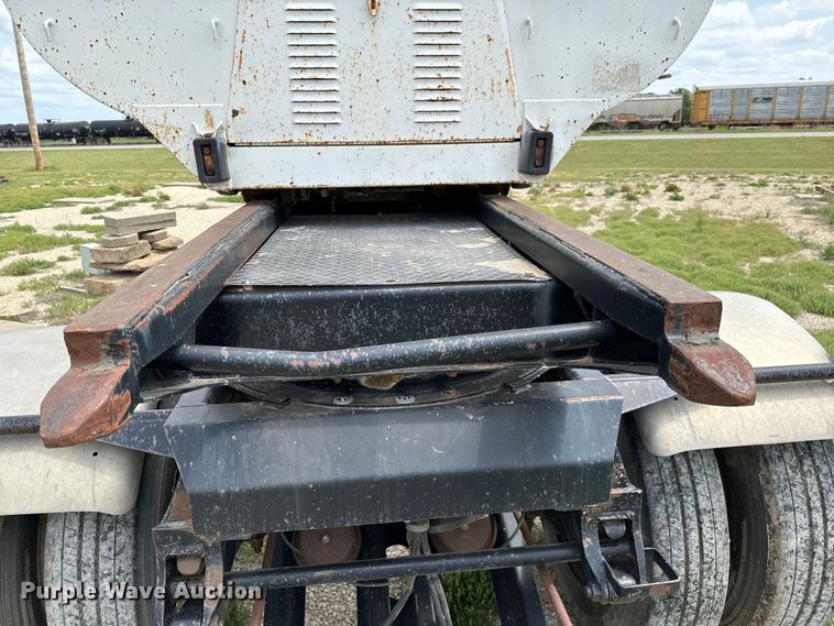 image for item NL9801 1992 Reliance  transfer trailer