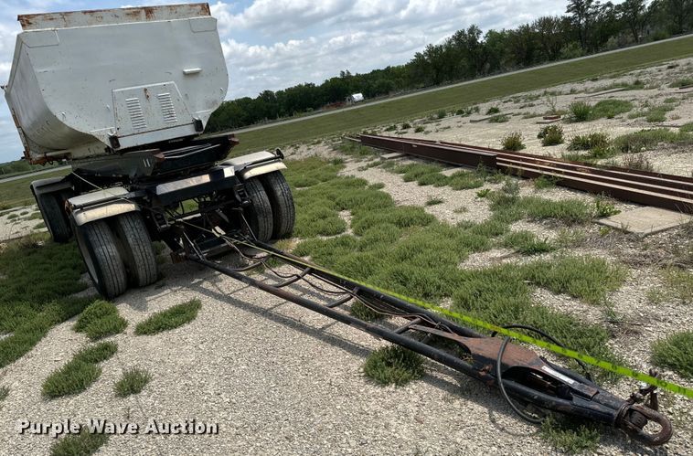 image for item NL9801 1992 Reliance  transfer trailer