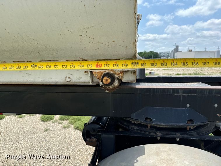 image for item NL9801 1992 Reliance  transfer trailer