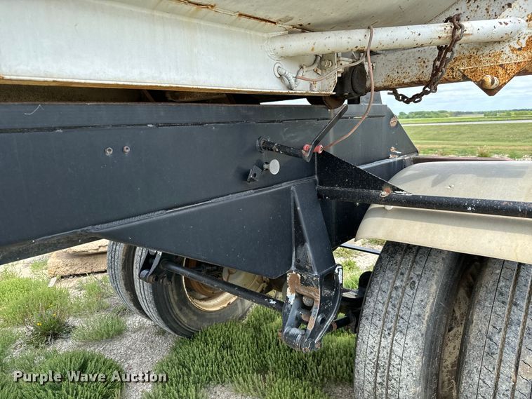 image for item NL9801 1992 Reliance  transfer trailer
