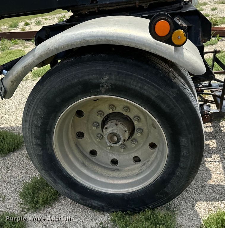 image for item NL9801 1992 Reliance  transfer trailer