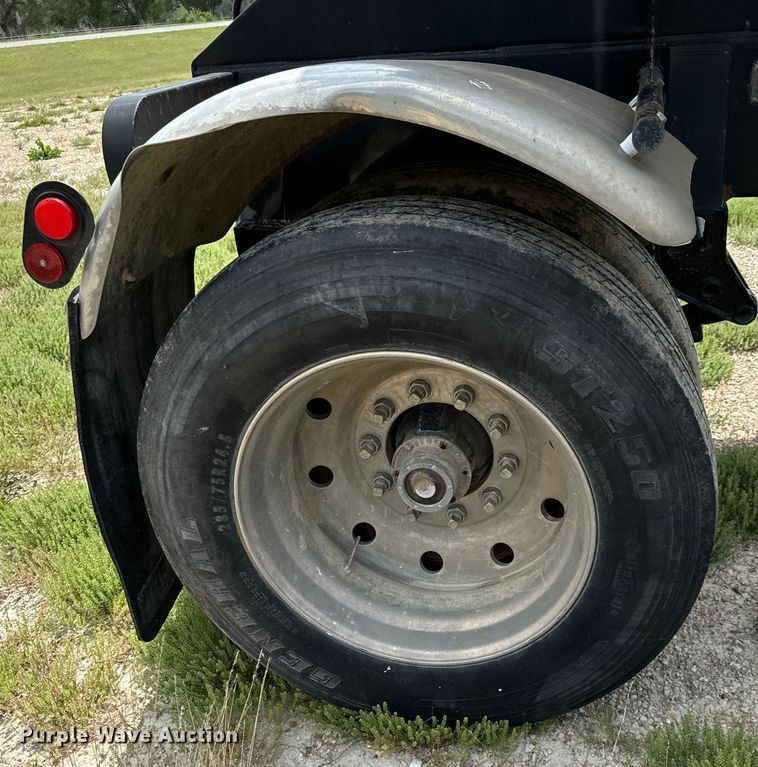 image for item NL9801 1992 Reliance  transfer trailer