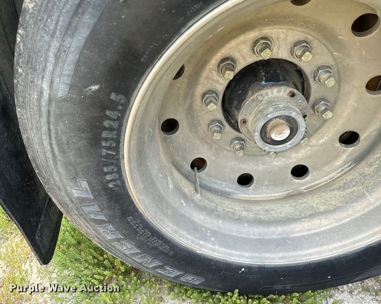 image for item NL9801 1992 Reliance  transfer trailer