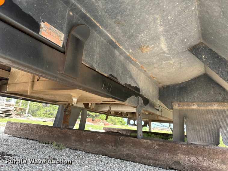 image for item NL9801 1992 Reliance  transfer trailer