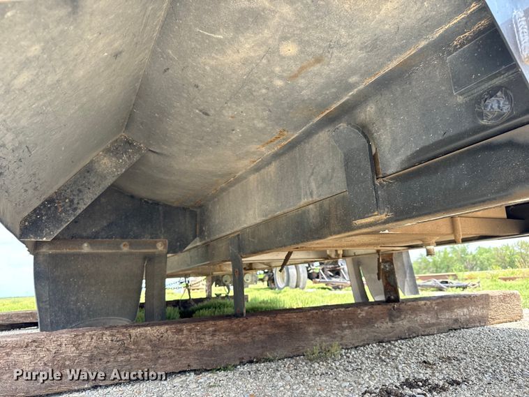 image for item NL9801 1992 Reliance  transfer trailer