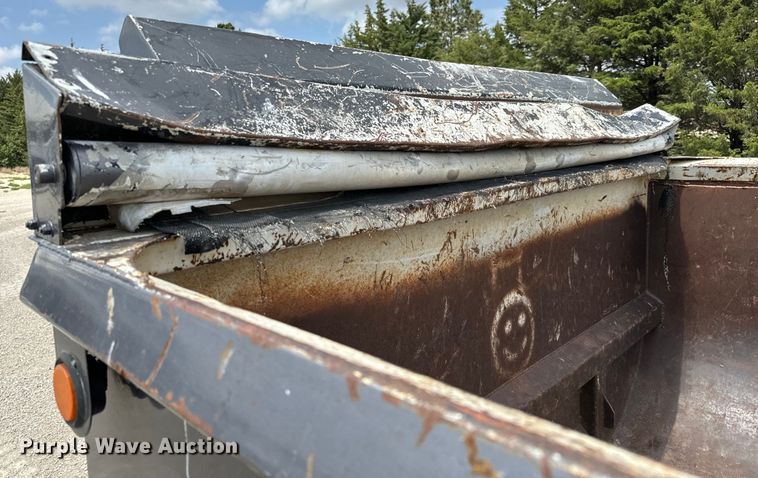 image for item NL9801 1992 Reliance  transfer trailer